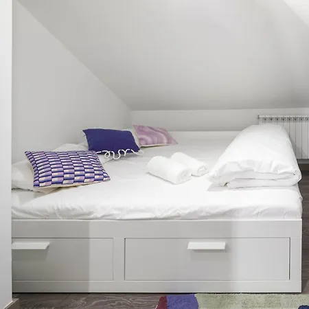 Precioso Duplex A Puertas Del Centro Historico By Prishomes * بونتيفيذرا